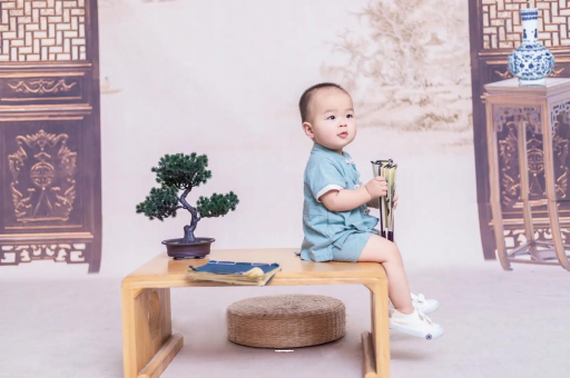 阳春孕妇肚子上的黑线